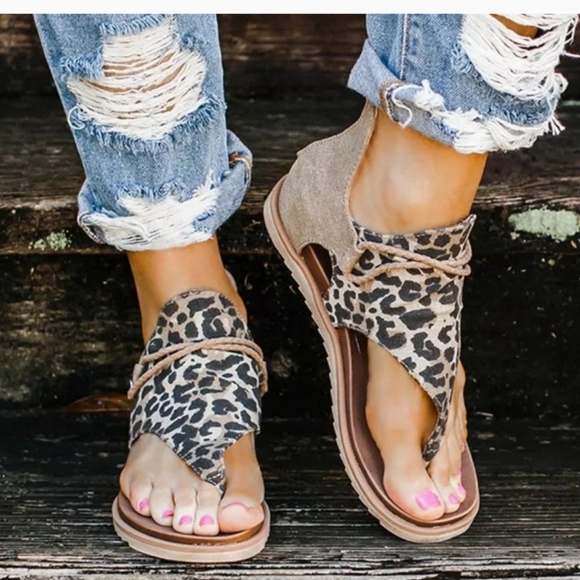 Shoes - Price drop! Leopard print sandals sz 39( 8/8.5)